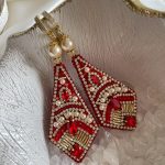 Auskarai su perlais, perlai swarovski, raudoni auskarai, auksiniai auksiniai auskarai