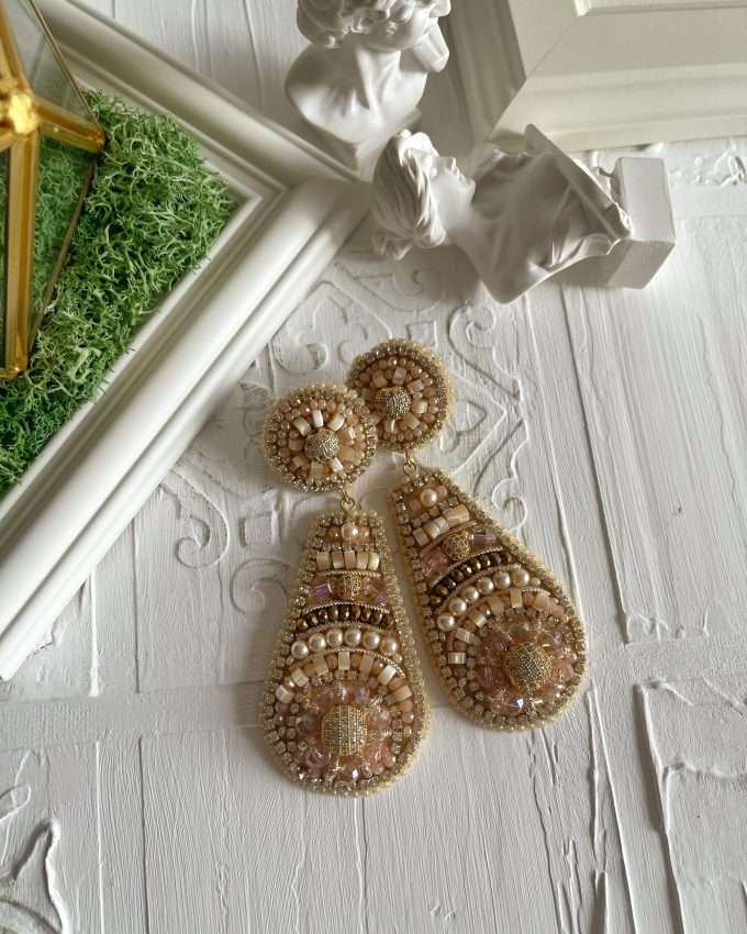 Auskarai su perlais, perlai swarovski, raudoni auskarai, auksiniai auksiniai auskarai