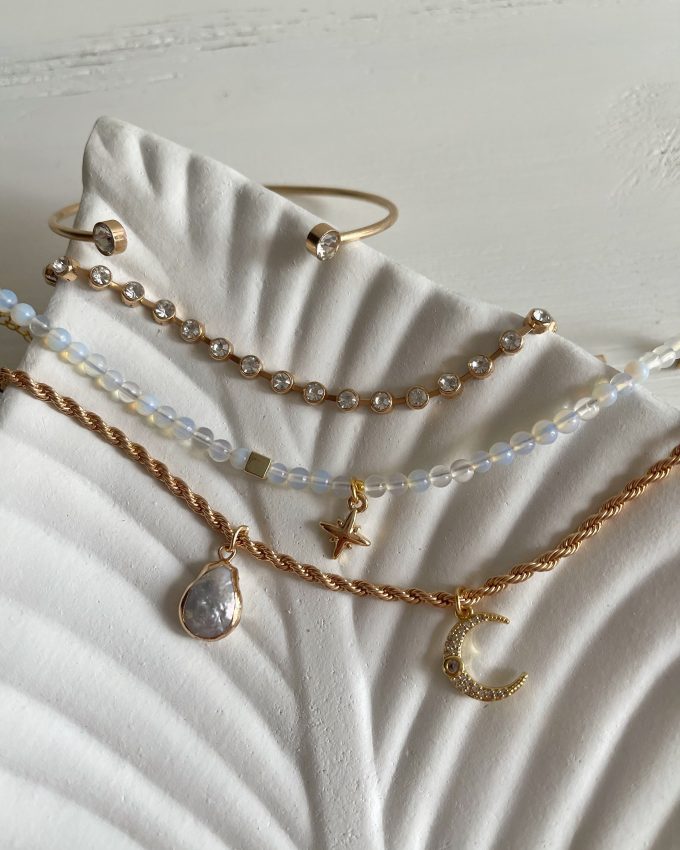 Apyrankės, apyrankių komplektas, aukso papuošalai, perlų papuošalai