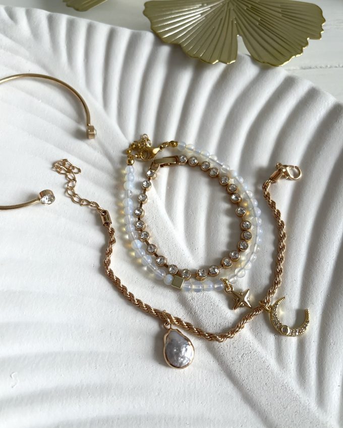 Apyrankės, apyrankių komplektas, aukso papuošalai, perlų papuošalai