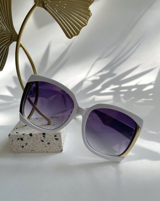 Akiniai nuo saulės, madingi akiniai, stilingi akiniai nuo saulės, saulės akiniai