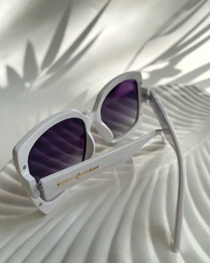 Akiniai nuo saulės, madingi akiniai, stilingi akiniai nuo saulės, saulės akiniai