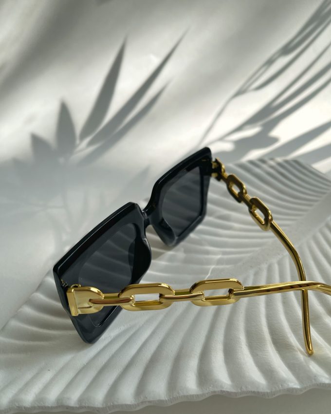 Akiniai nuo saulės, madingi akiniai, stilingi akiniai nuo saulės, saulės akiniai