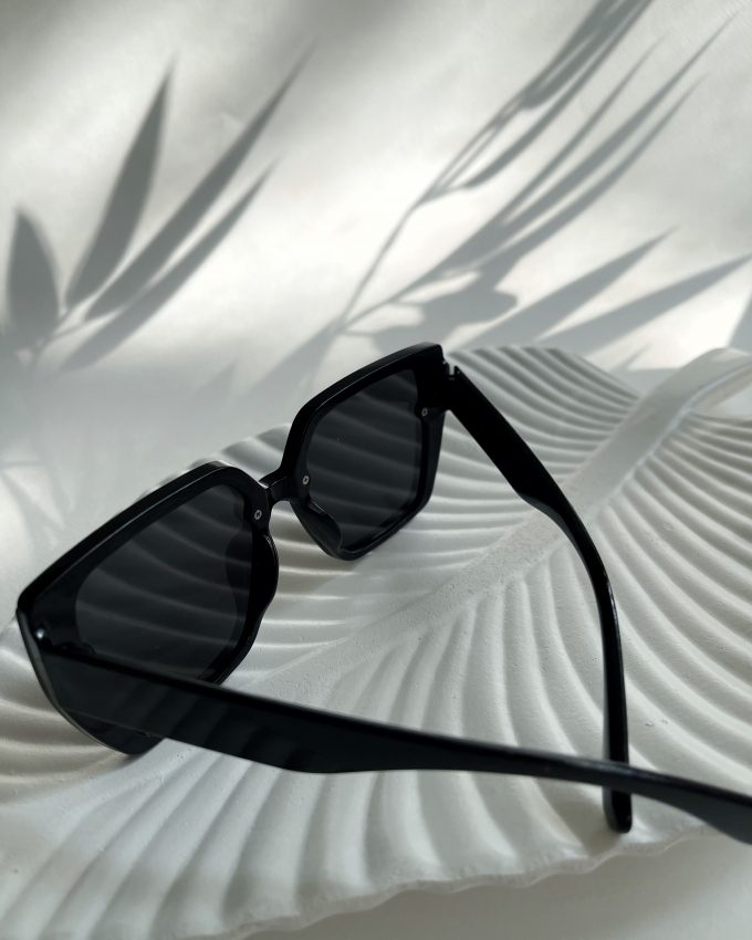 Akiniai nuo saulės, madingi akiniai, stilingi akiniai nuo saulės, saulės akiniai