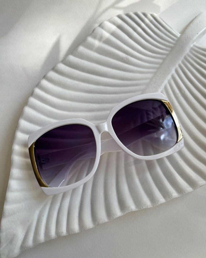 Akiniai nuo saulės, madingi akiniai, stilingi akiniai nuo saulės, saulės akiniai