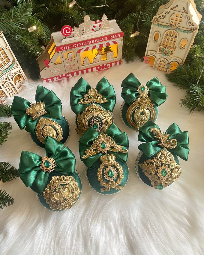 zalios spalvos ranku darbo eglutes zaisliukai