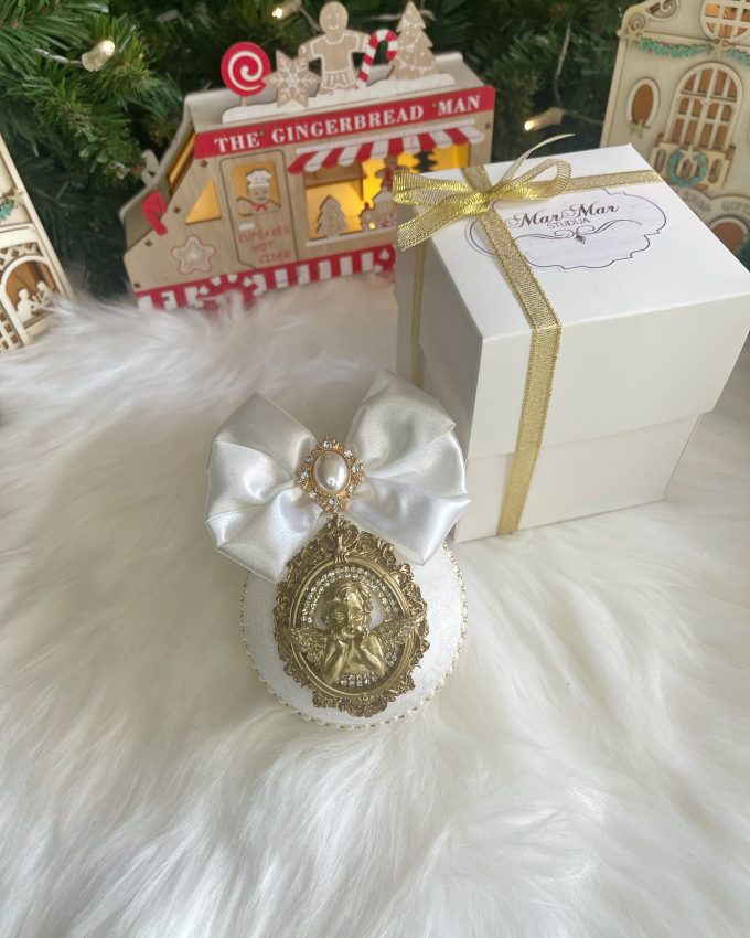 ranku darbo eglutes zaisliukai