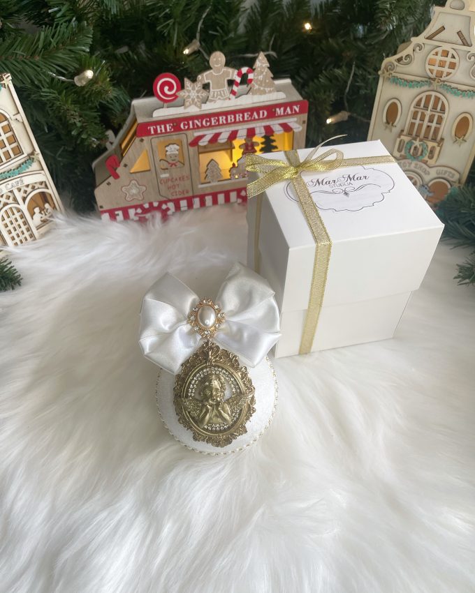 ranku darbo eglutes zaisliukai