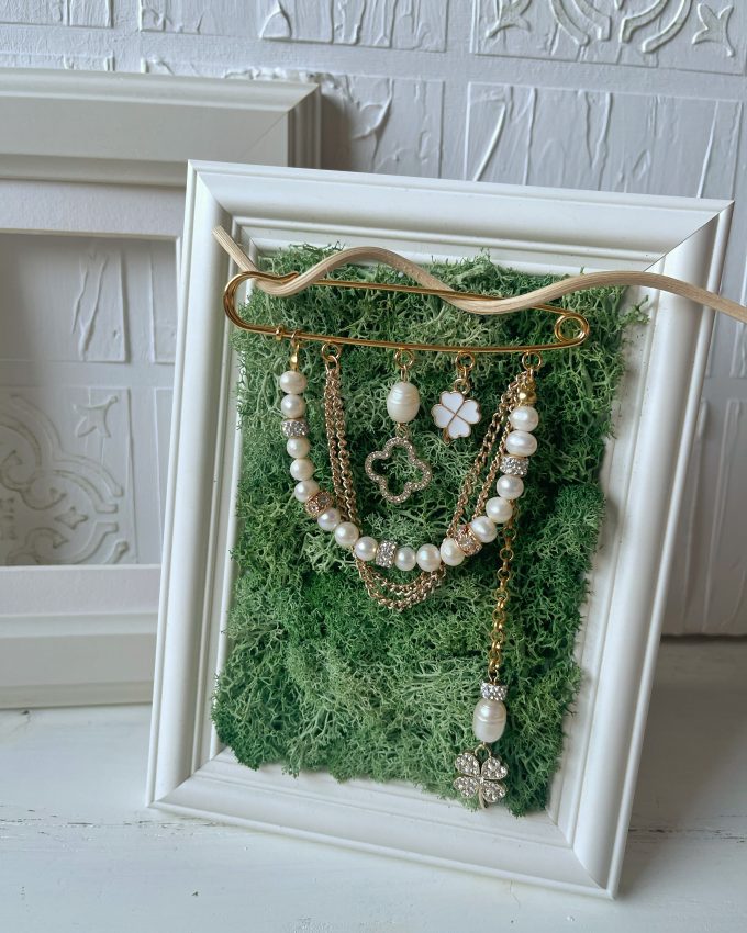 perlų sagė, auksinė sagė, balta sagė