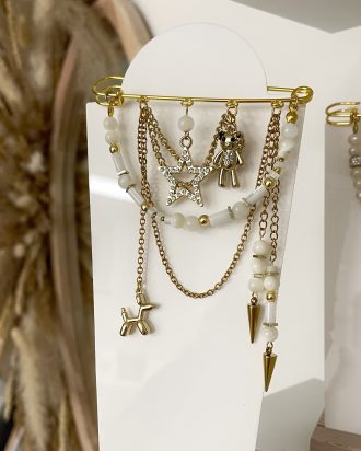 perlų sagė, auksinė sagė, balta sagė, dovana jai, dovanos moterims