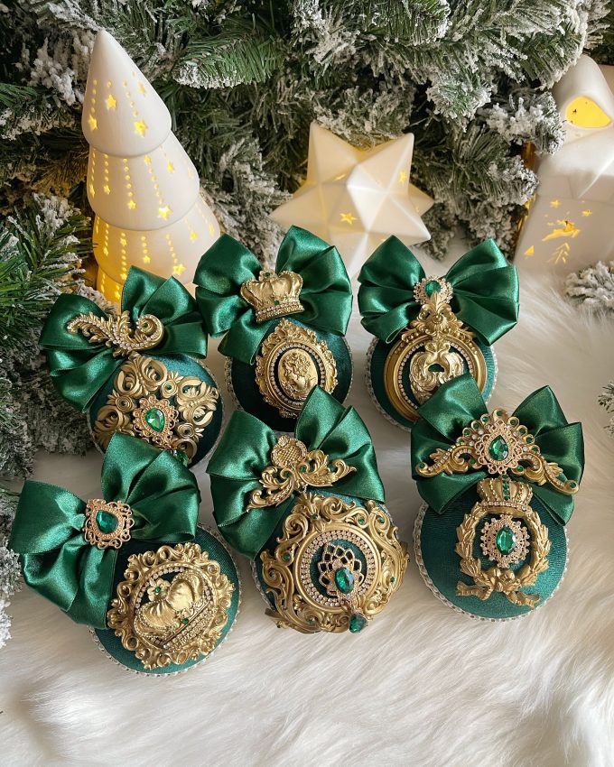 ranku darbo eglutes zaisliukai